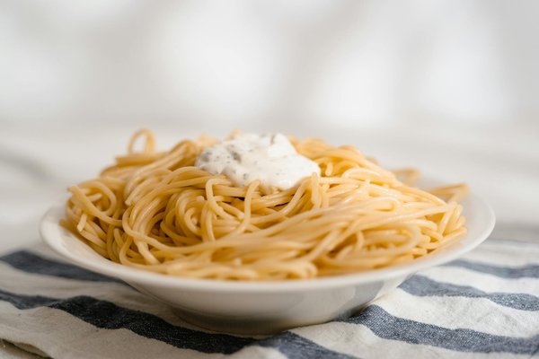 Wie wirkt sich die Nähe zu Universitäten auf die Mietpreise für Studentenwohnungen aus?