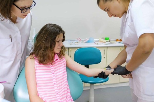 Welche Strategien helfen, die Reaktion im Tischtennis zu verbessern?